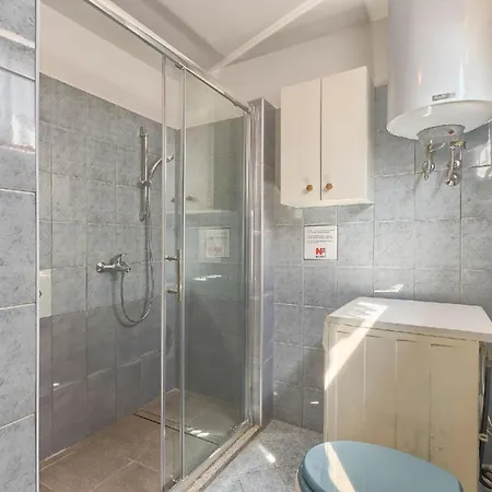 Ferienhaus In Mit Privatem Pool Сasa de vacaciones Peroj